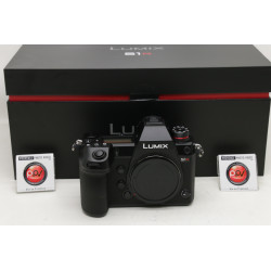 B - Panasonic Lumix S1R Boitier nu - destockage